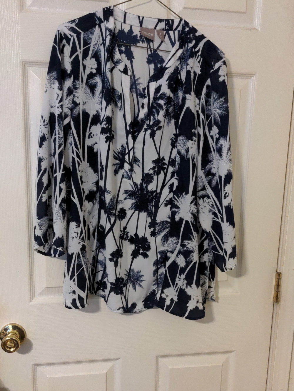 Chico's Black & White Palm-Print V-Neck Tunic